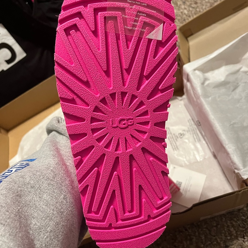 ugg crossover platform slides - Picture 3 of 4